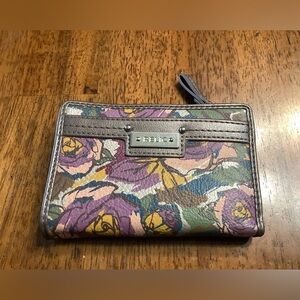 Relic floral billfold.